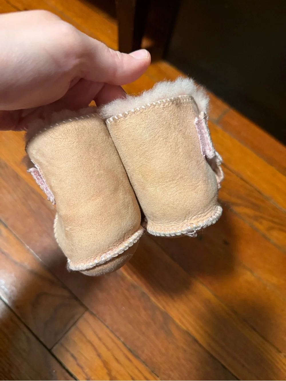 Baby Ugg slippers M